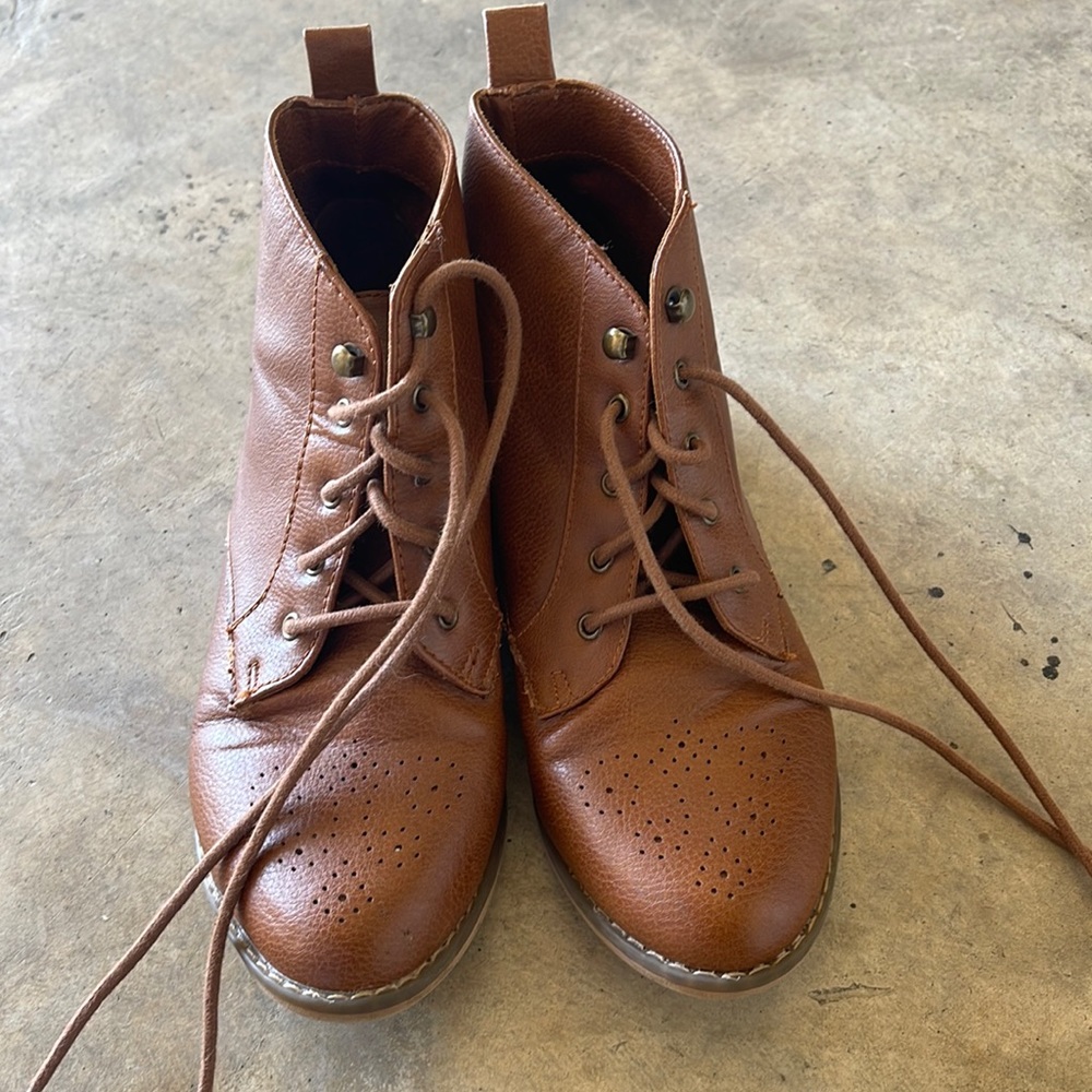 Dress shoes very pretty